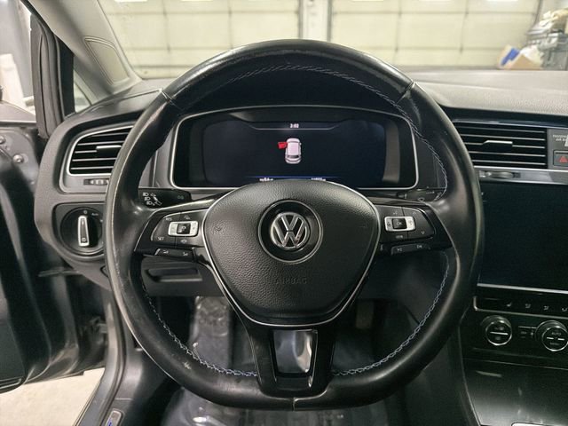 Used 2019 Volkswagen e-Golf SEL Premium image 31