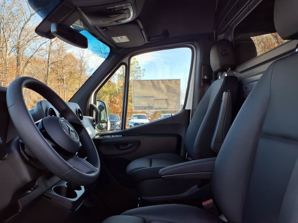 Certified 2025 Mercedes-Benz Sprinter 2500 image 10