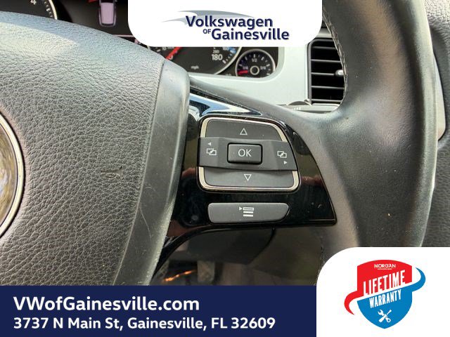 Used 2014 Volkswagen Touareg Executive AWD/4WD image 23