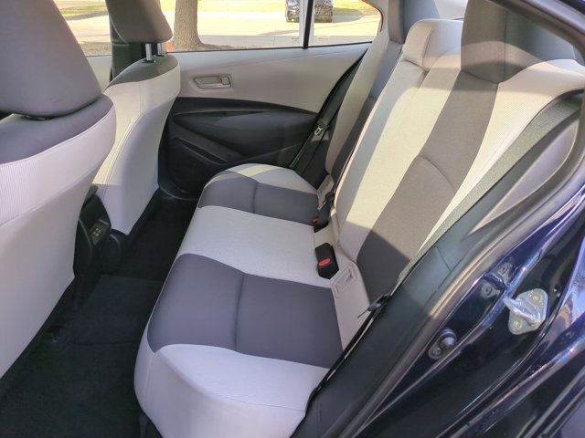 Used 2025 Toyota Corolla LE FWD image 18