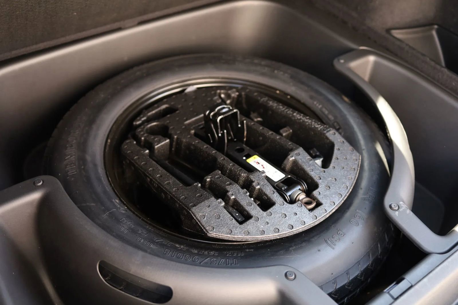 Used 2018 Jeep Grand Cherokee Laredo image 34