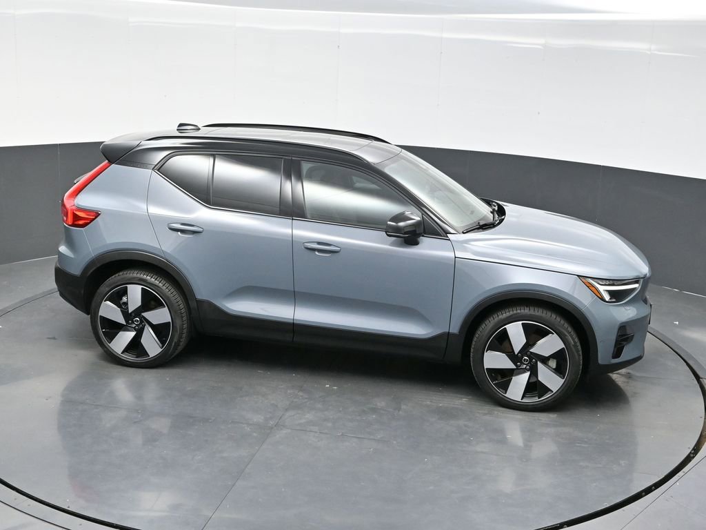 Used 2023 Volvo XC40 Recharge Plus image 38