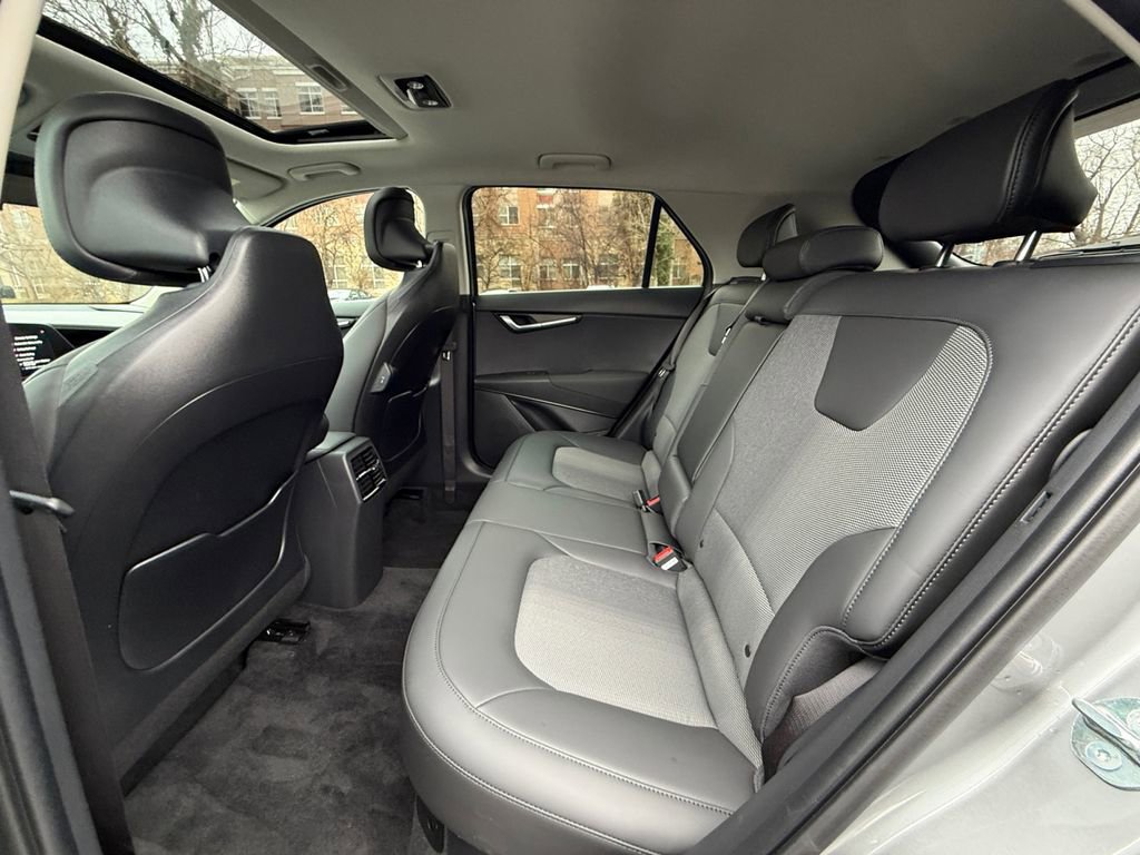 Certified 2025 Kia Niro EX Touring image 26