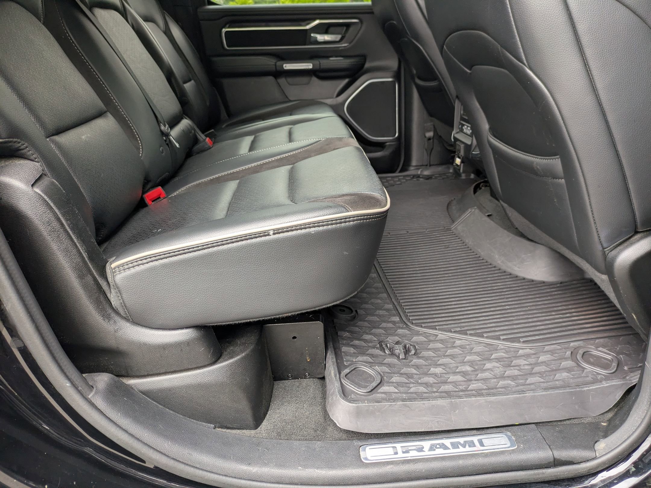 Used 2022 RAM 1500 Laramie AWD/4WD image 36