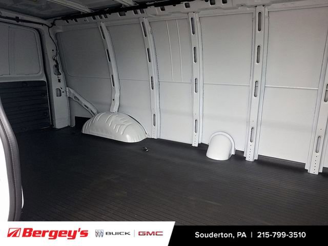 New 2026 GMC Savana 3500 Extended w/ Driver Convenience Package RWD image 5