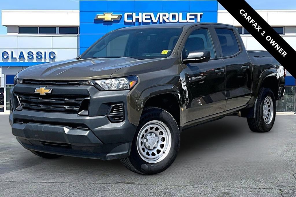Used 2024 Chevrolet Colorado W/T image 3