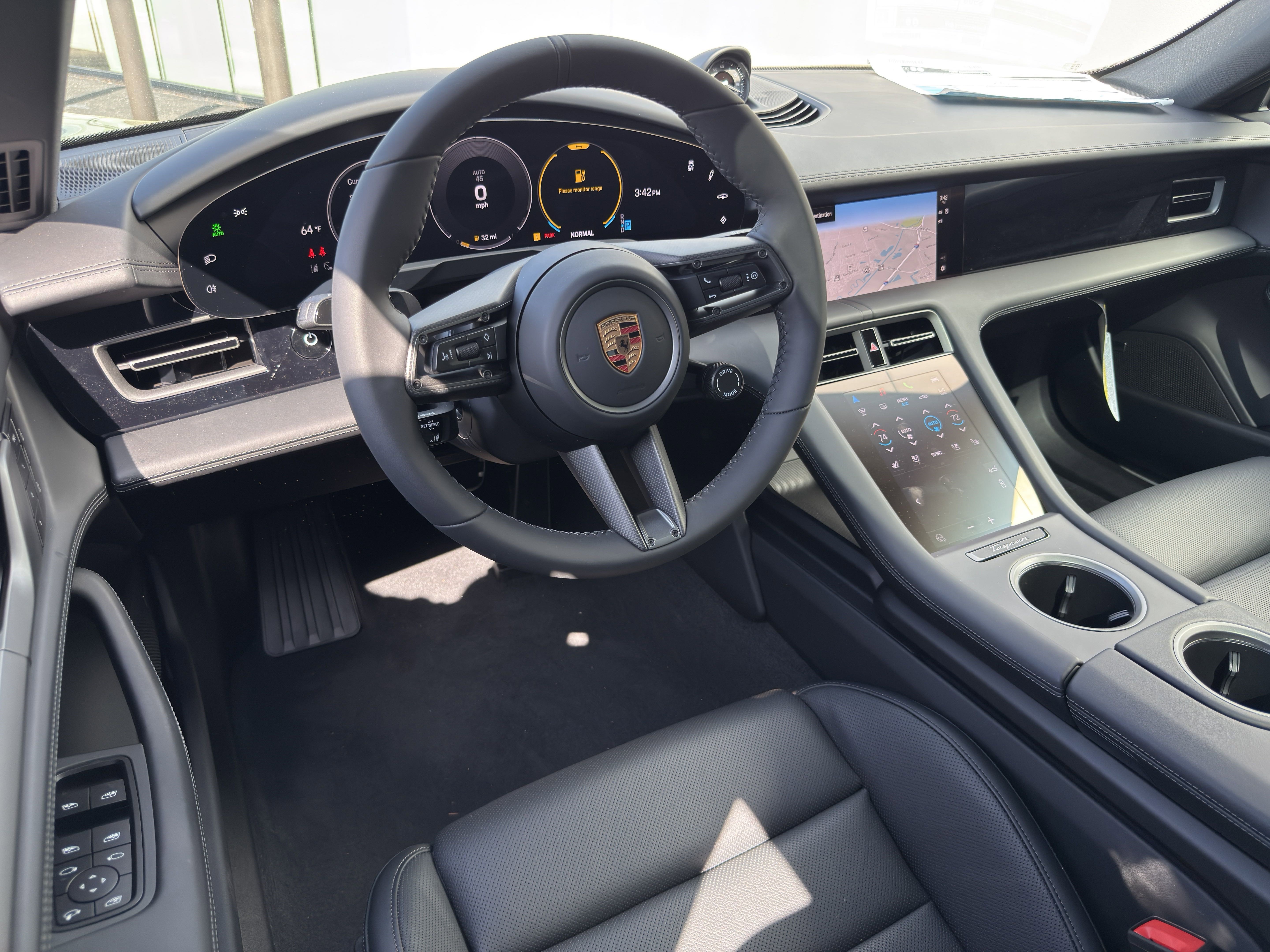 Used 2025 Porsche Taycan image 4