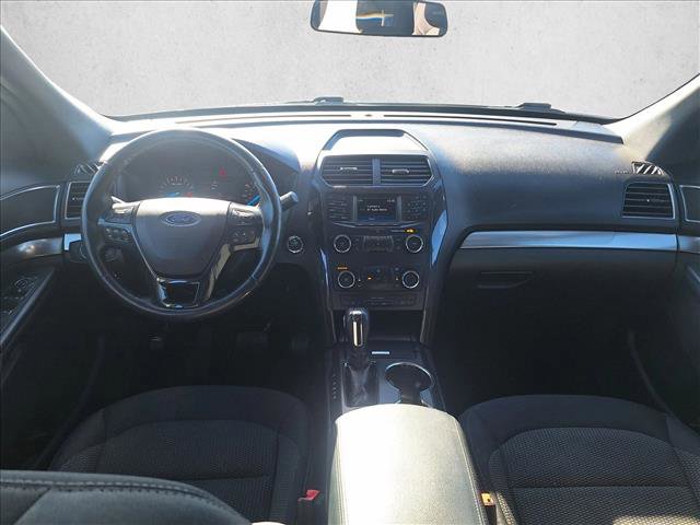 Used 2019 Ford Explorer XLT image 16