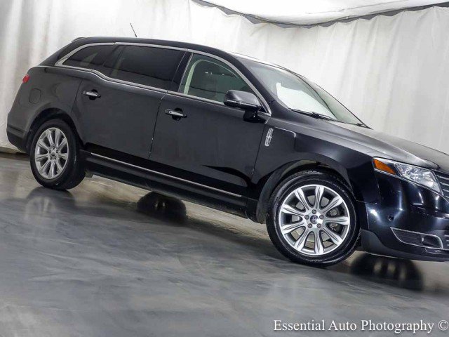 Used 2018 Lincoln MKT AWD w/ Driver Technology Package image 4