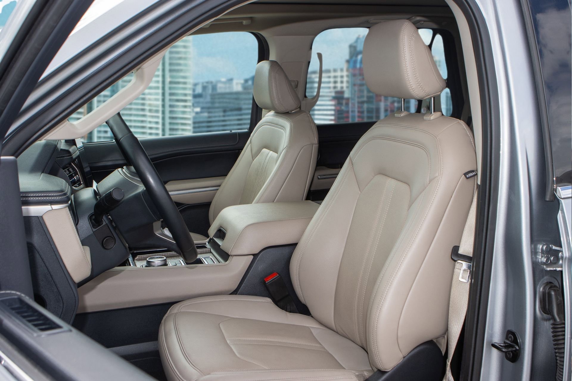 Used 2024 Ford Expedition Limited image 17