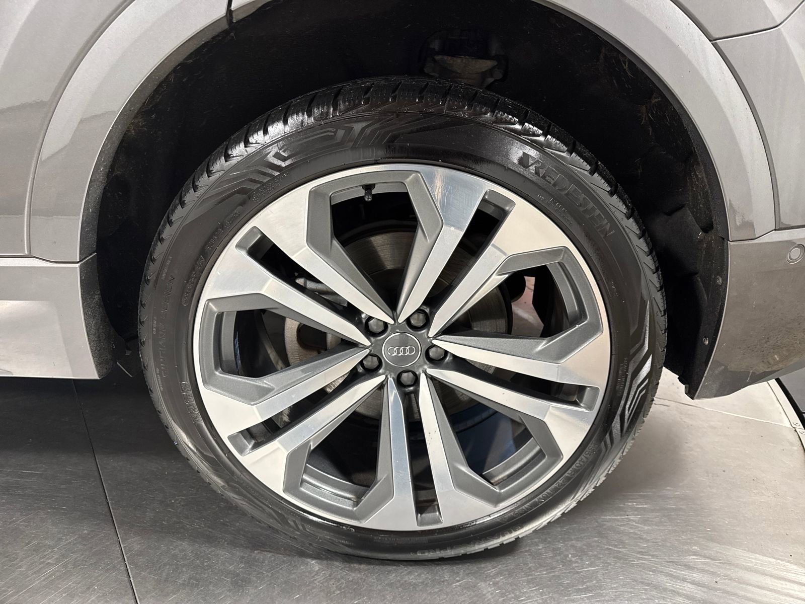 Used 2020 Audi Q8 Prestige w/ Prestige Package image 12