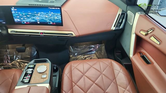 Used 2023 BMW iX M60 w/ Executive Package image 39