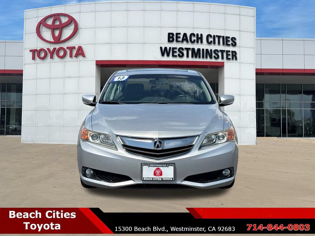 Used 2013 Acura ILX w/ Technology Package FWD image 4