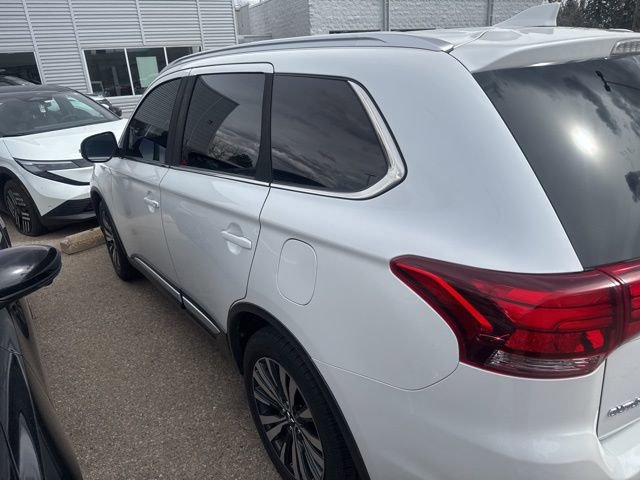 Used 2020 Mitsubishi Outlander SEL image 2