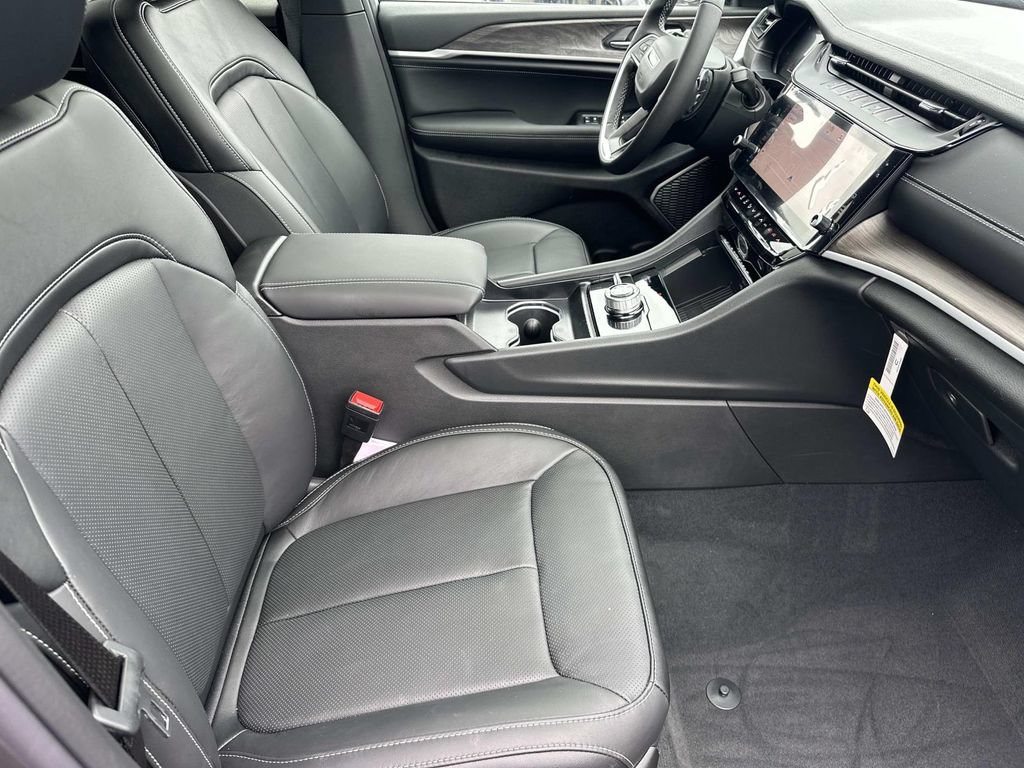 New 2026 Jeep Grand Cherokee Limited AWD/4WD image 14