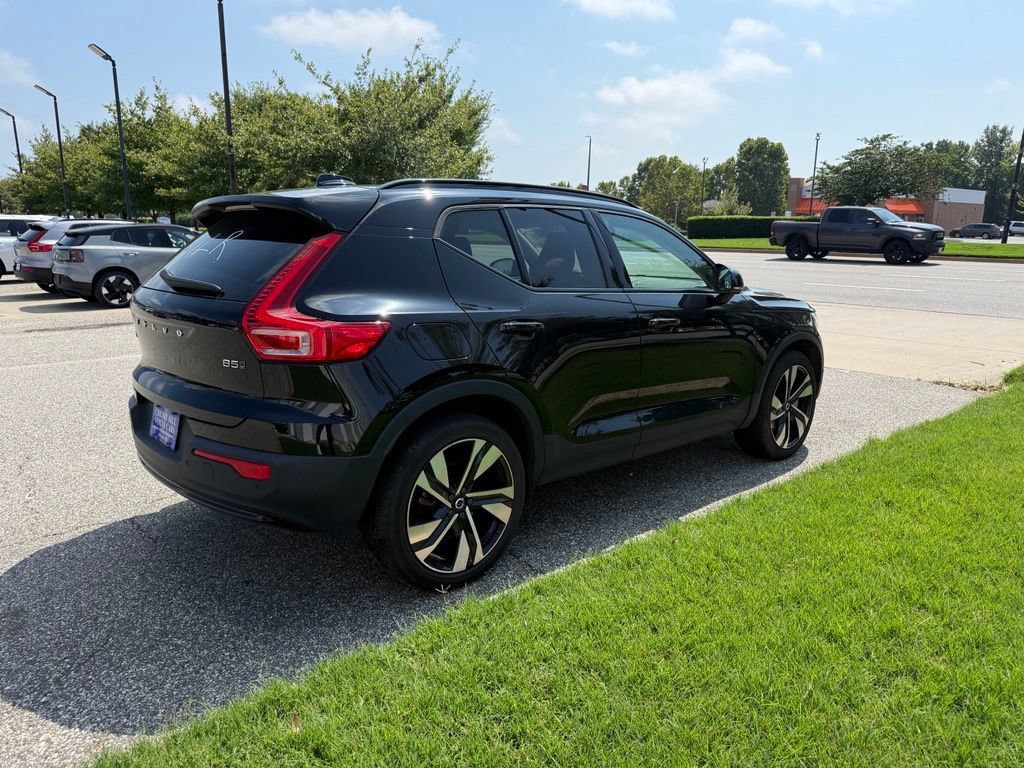 Used 2023 Volvo XC40 B5 Ultimate w/ Climate Package AWD/4WD image 2