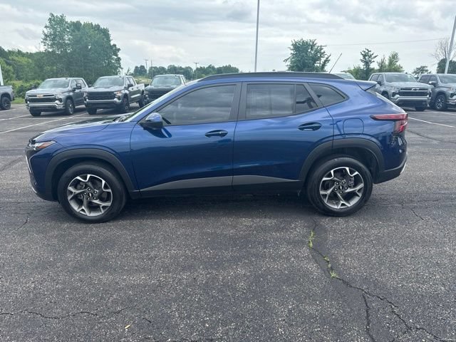 Used 2024 Chevrolet Trax LT w/ Driver Confidence Package FWD image 6