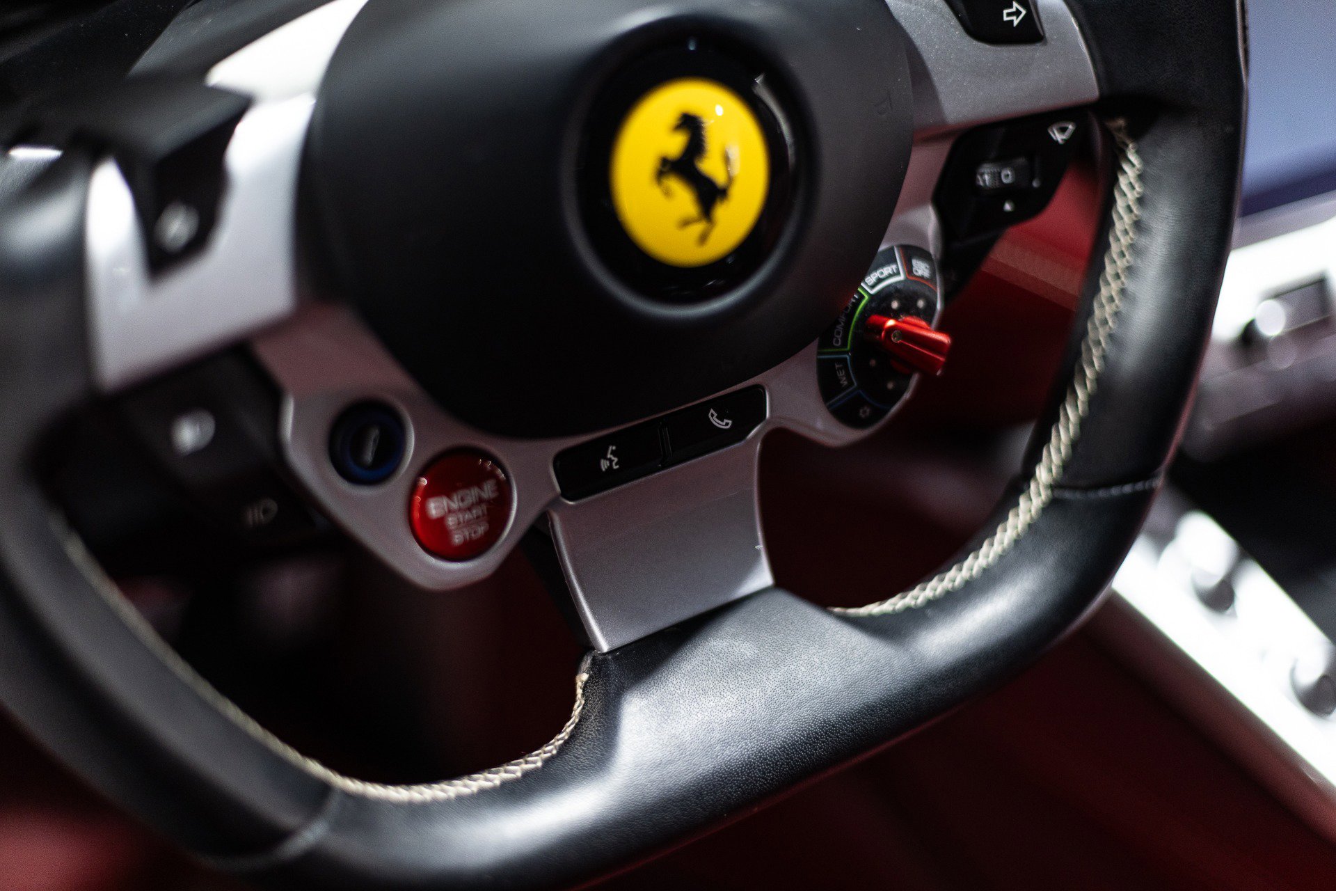 Used 2018 Ferrari GTC4Lusso AWD/4WD image 32