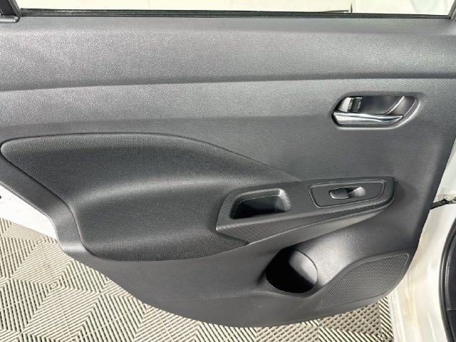 Used 2022 Nissan Versa SV FWD image 18