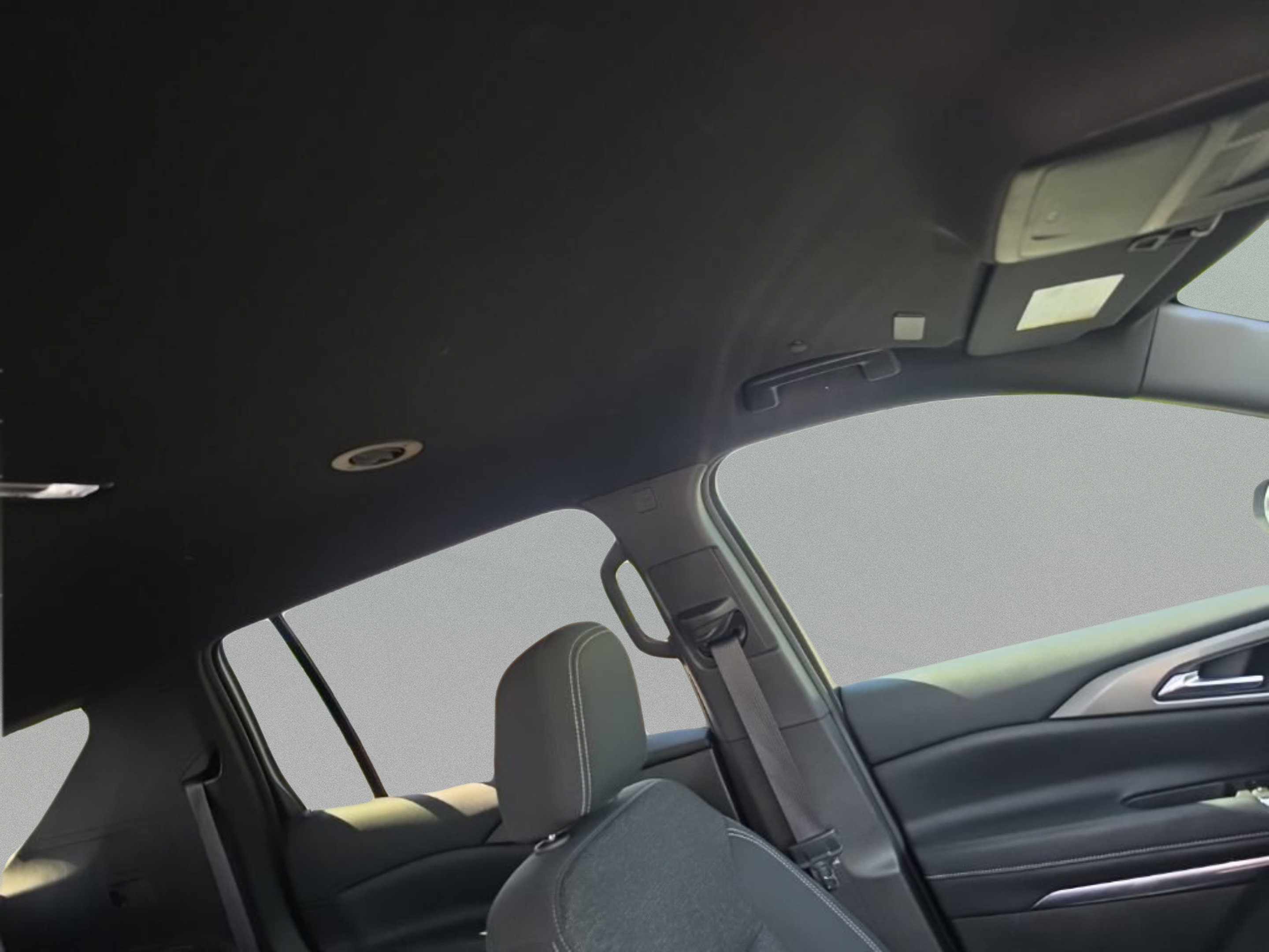 Used 2025 Chevrolet Traverse LT w/ LPO, Floor Liner Package FWD image 31