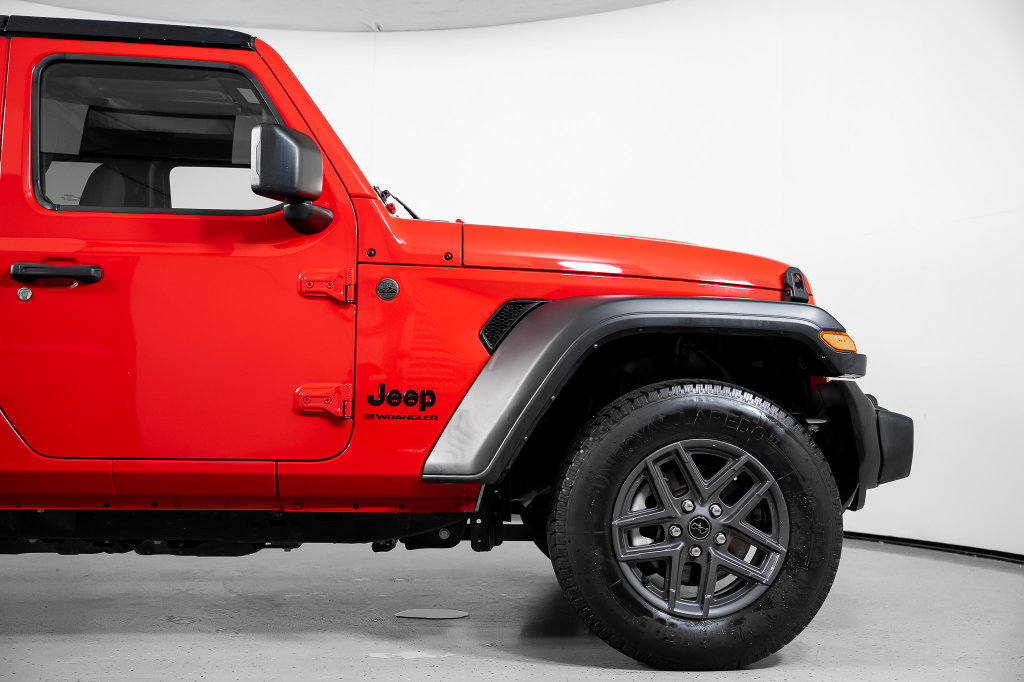 Used 2024 Jeep Wrangler Unlimited Sport AWD/4WD image 4