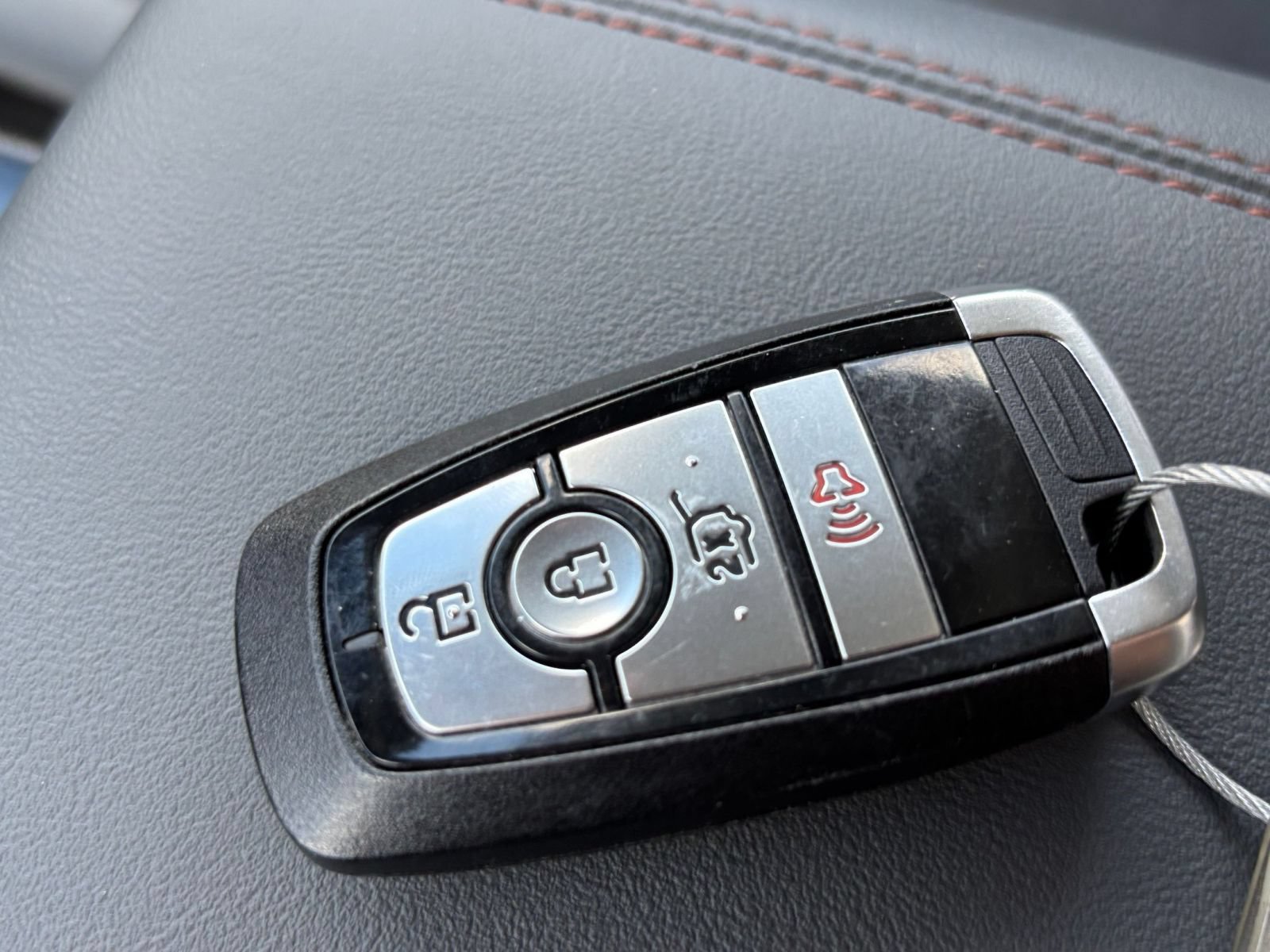 Used 2026 Ford Explorer Active AWD/4WD image 21