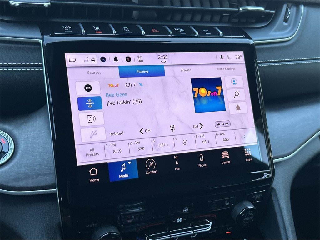 Used 2025 Jeep Grand Cherokee Limited w/ Black Appearance Package image 15