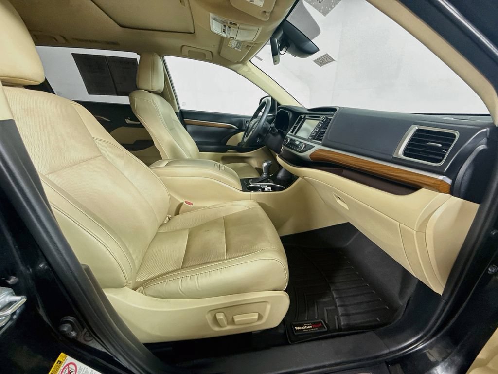 Certified 2019 Toyota Highlander Limited AWD/4WD image 29