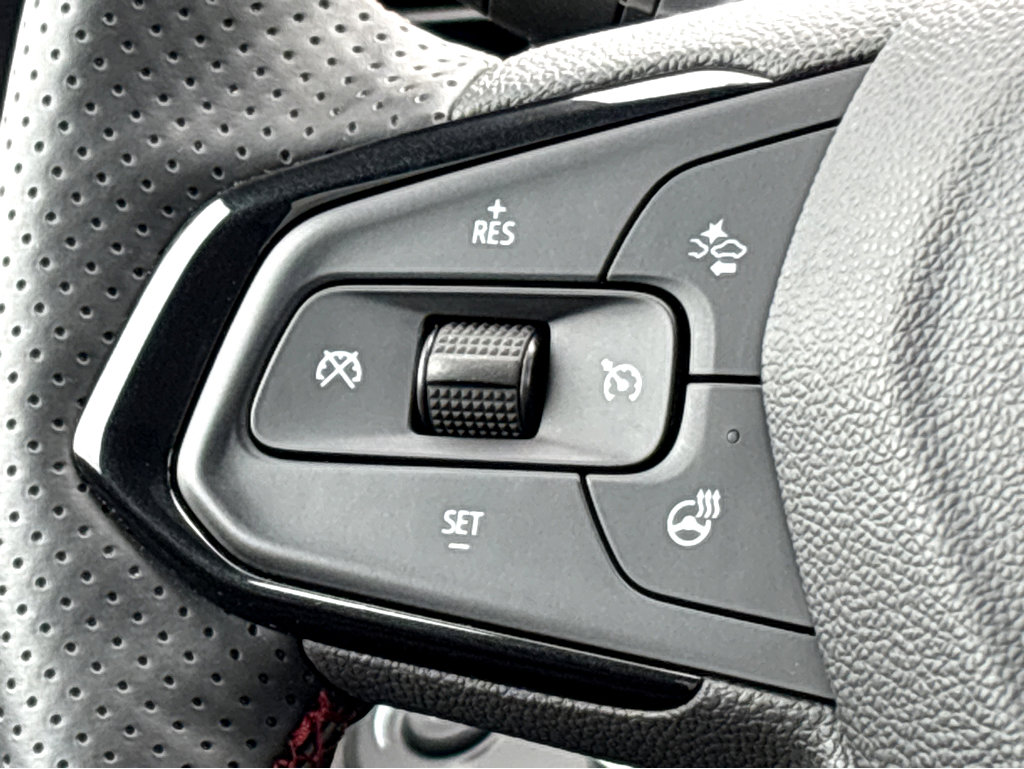 Used 2026 Chevrolet Trax RS w/ Sunroof Package image 12