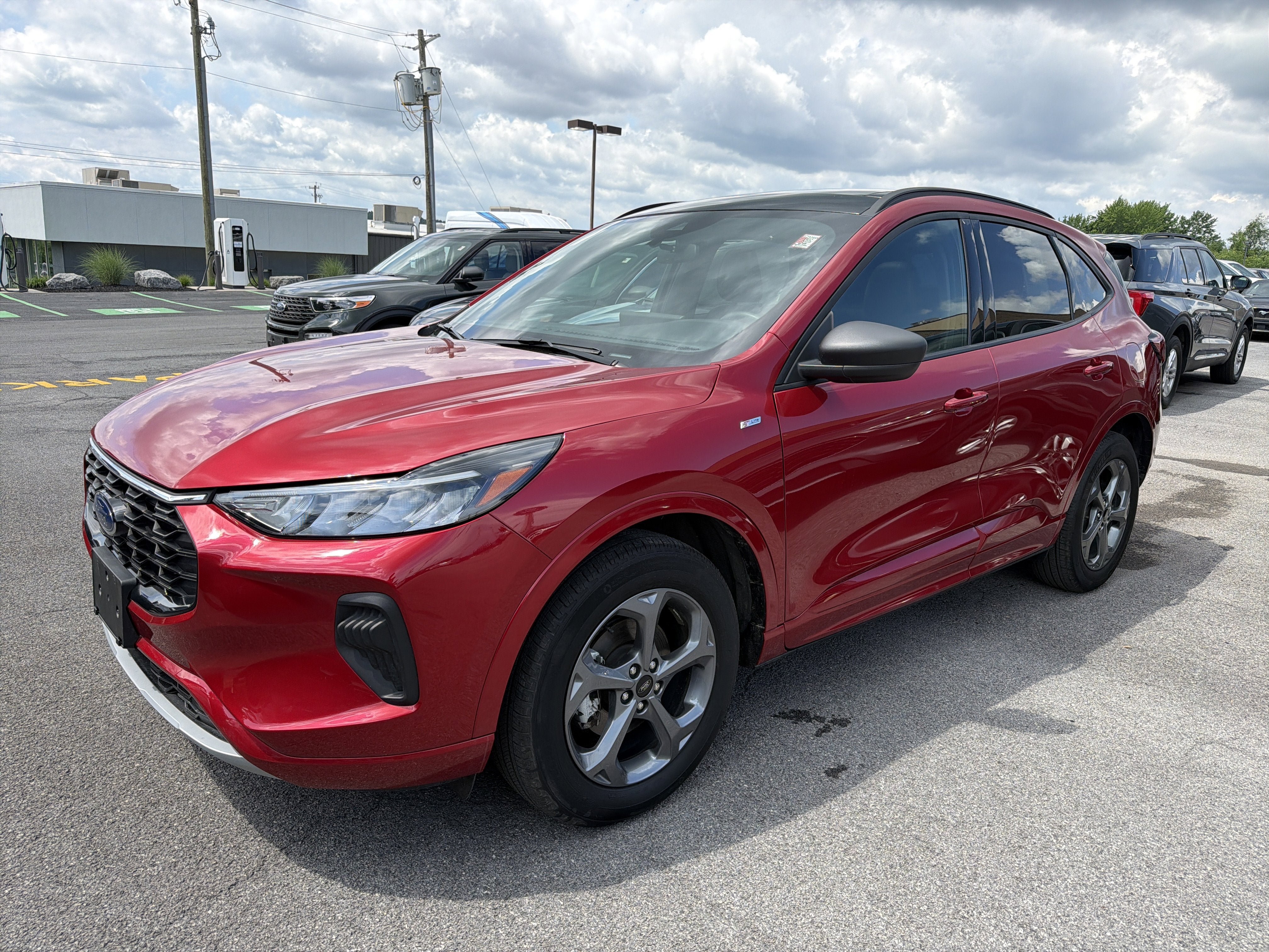Used 2024 Ford Escape ST-Line w/ Tech Pack #1 AWD/4WD image 4