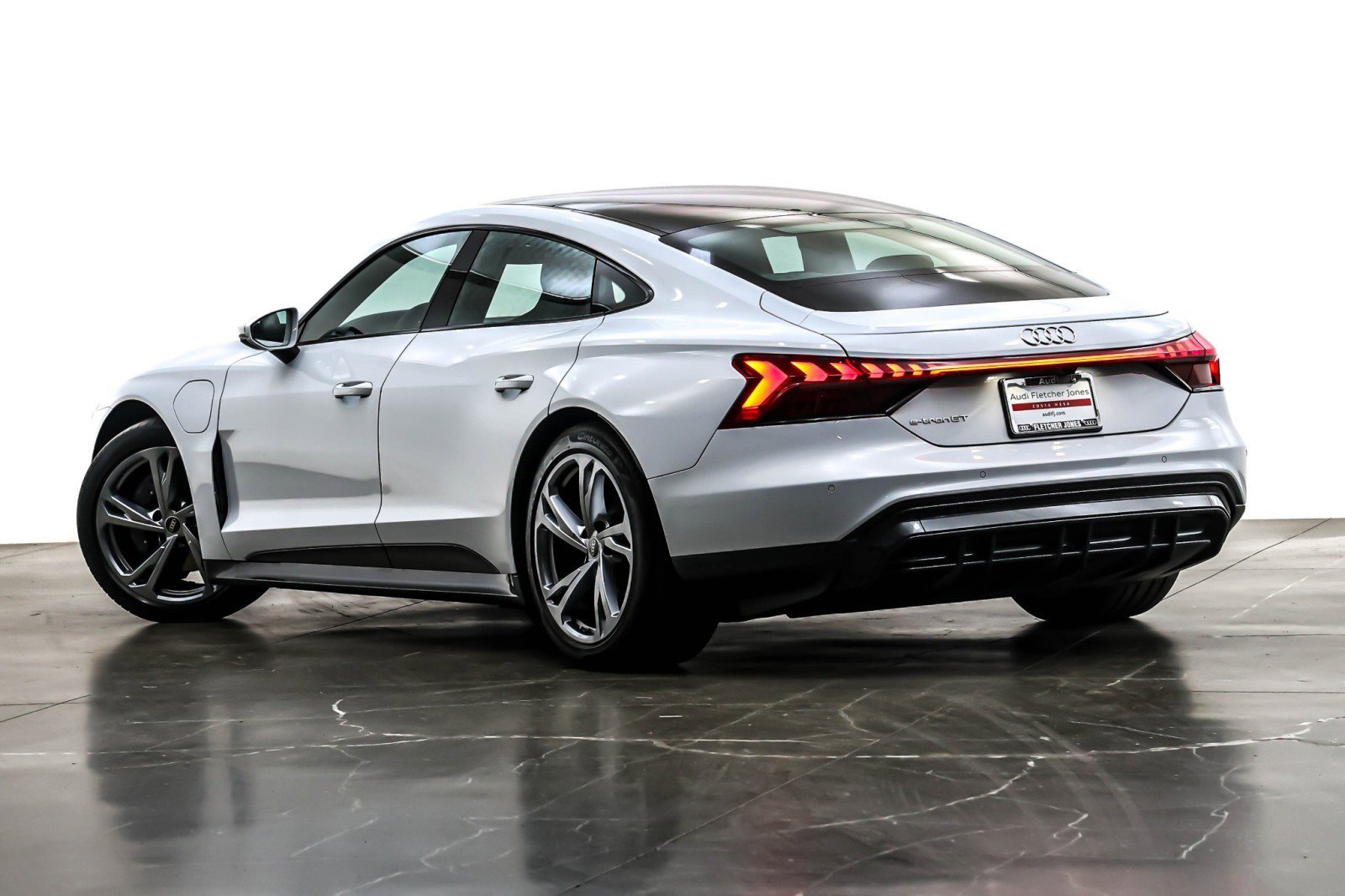 Used 2024 Audi e-tron GT Premium Plus image 12