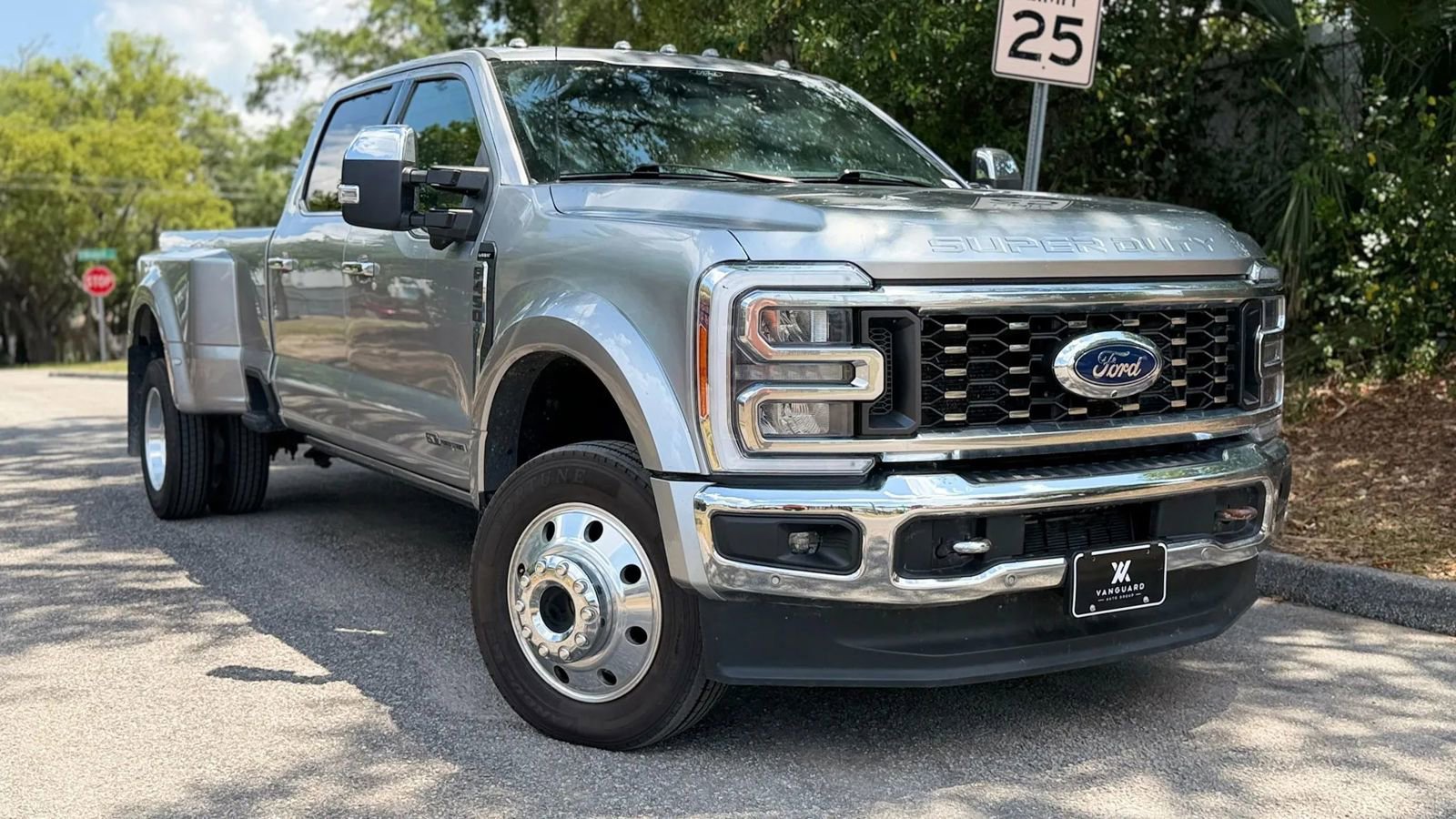 Used 2023 Ford F450 Lariat w/ Lariat Ultimate Package AWD/4WD image 2
