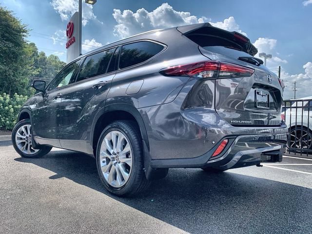Used 2024 Toyota Highlander Limited AWD/4WD image 6