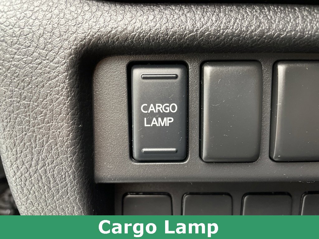 Used 2024 Nissan Titan SV image 22