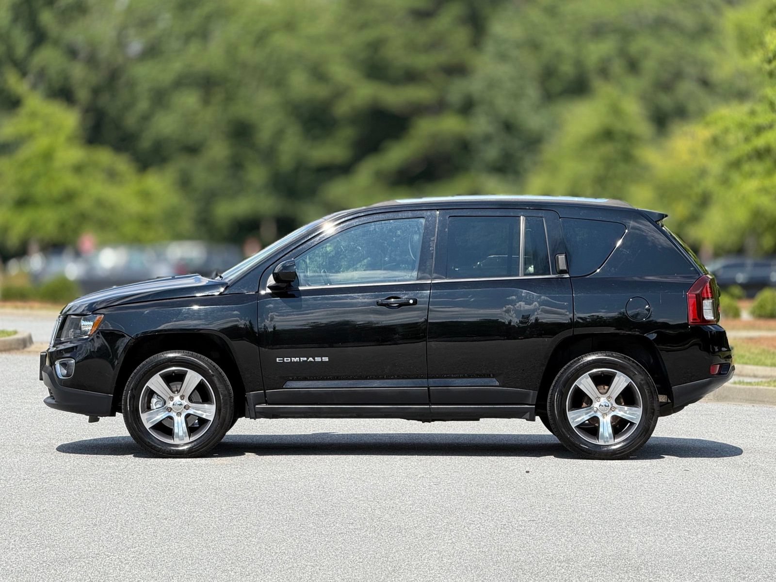 Used 2017 Jeep Compass High Altitude FWD image 9