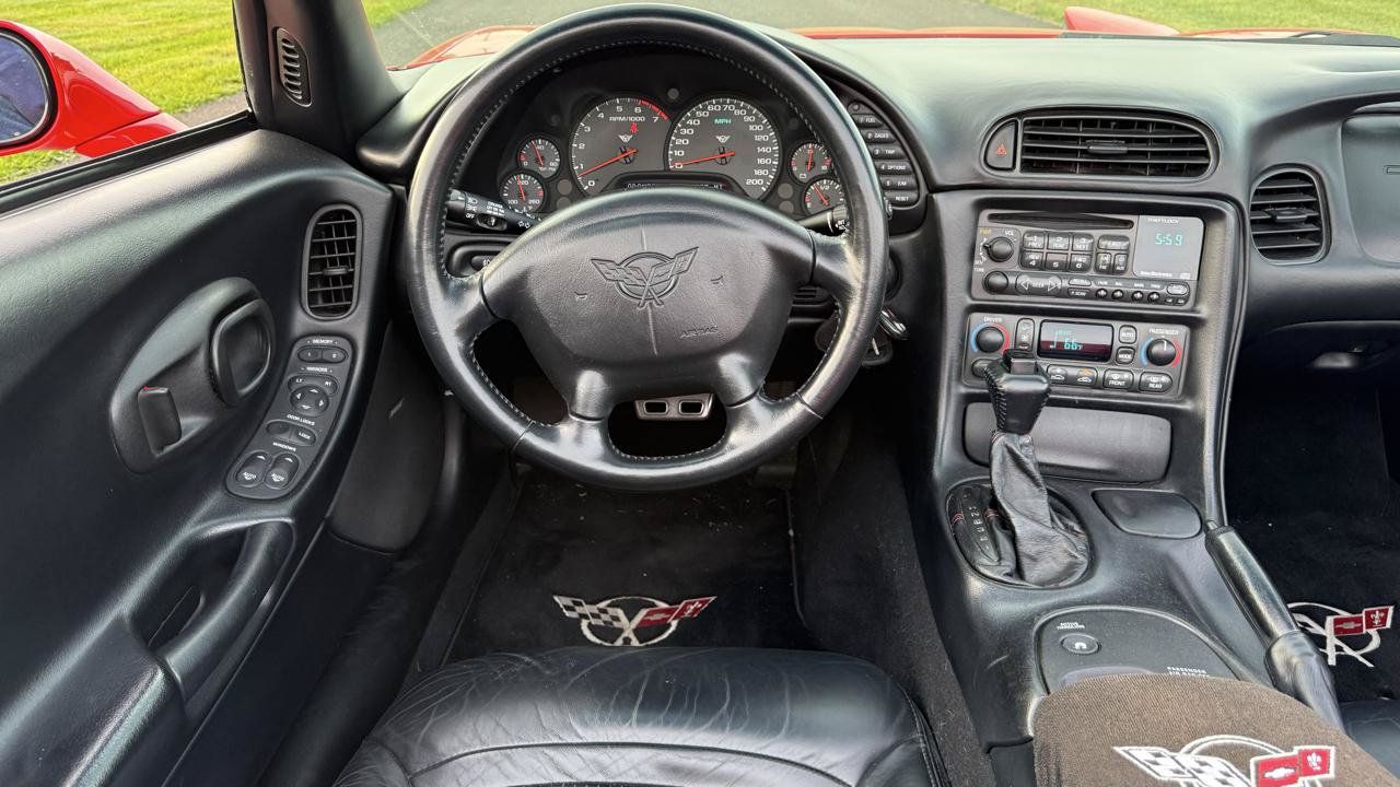 Used 2001 Chevrolet Corvette Convertible w/ Preferred Equipment Group1 RWD image 40
