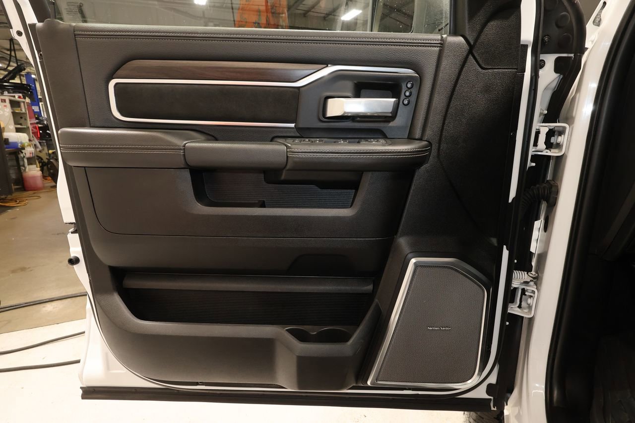 Used 2025 RAM 3500 Laramie AWD/4WD image 22