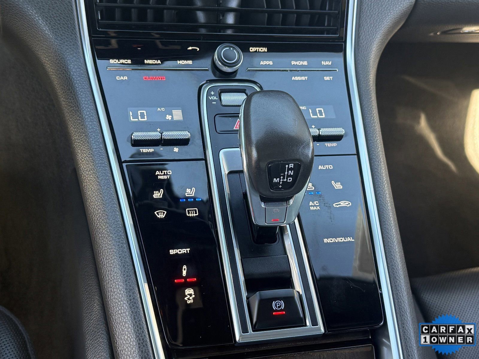 Used 2018 Porsche Panamera 4S image 31