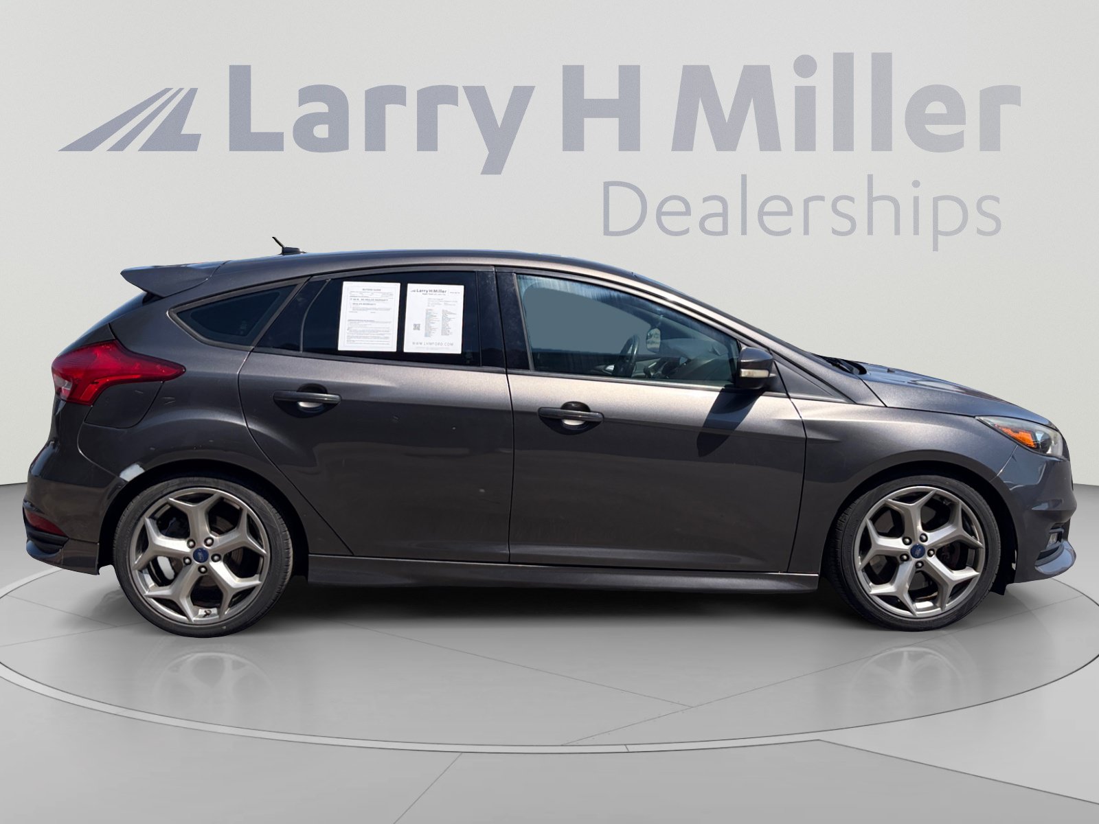 Used 2016 Ford Focus ST w/ Equipment Group 402A FWD image 6