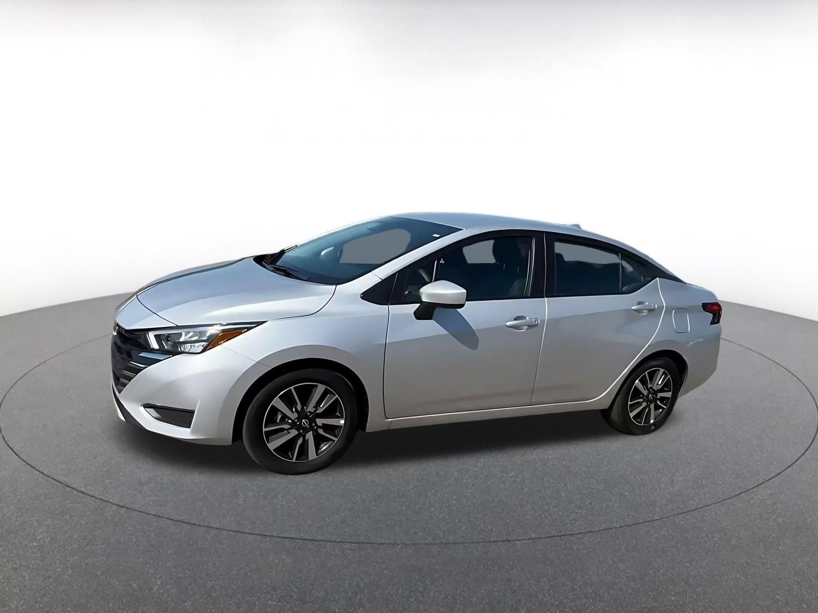 Used 2025 Nissan Versa SV FWD image 7