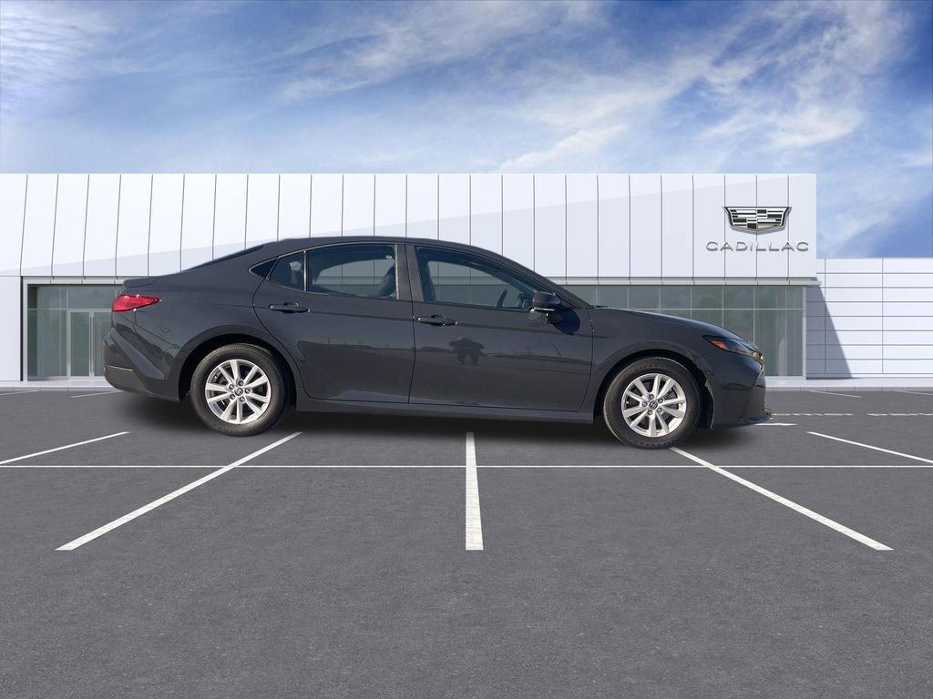 Used 2025 Toyota Camry LE w/ Convenience Package image 9