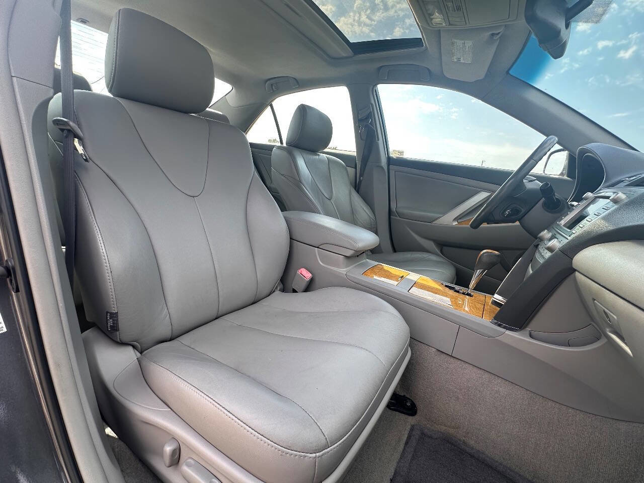 Used 2007 Toyota Camry XLE image 14