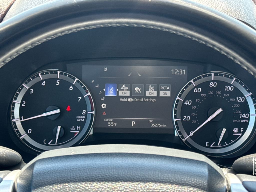 Used 2022 Toyota Highlander XLE AWD/4WD image 18