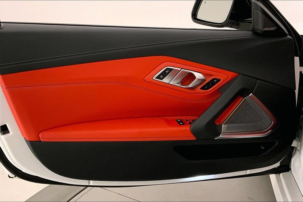 Certified 2023 BMW Z4 M40i w/ Premium Package RWD image 22