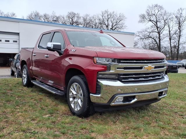 Used 2019 Chevrolet Silverado 1500 LTZ w/ LTZ Premium Package AWD/4WD image 3