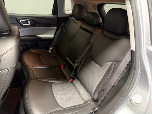 Used 2022 Jeep Compass Latitude AWD/4WD image 18