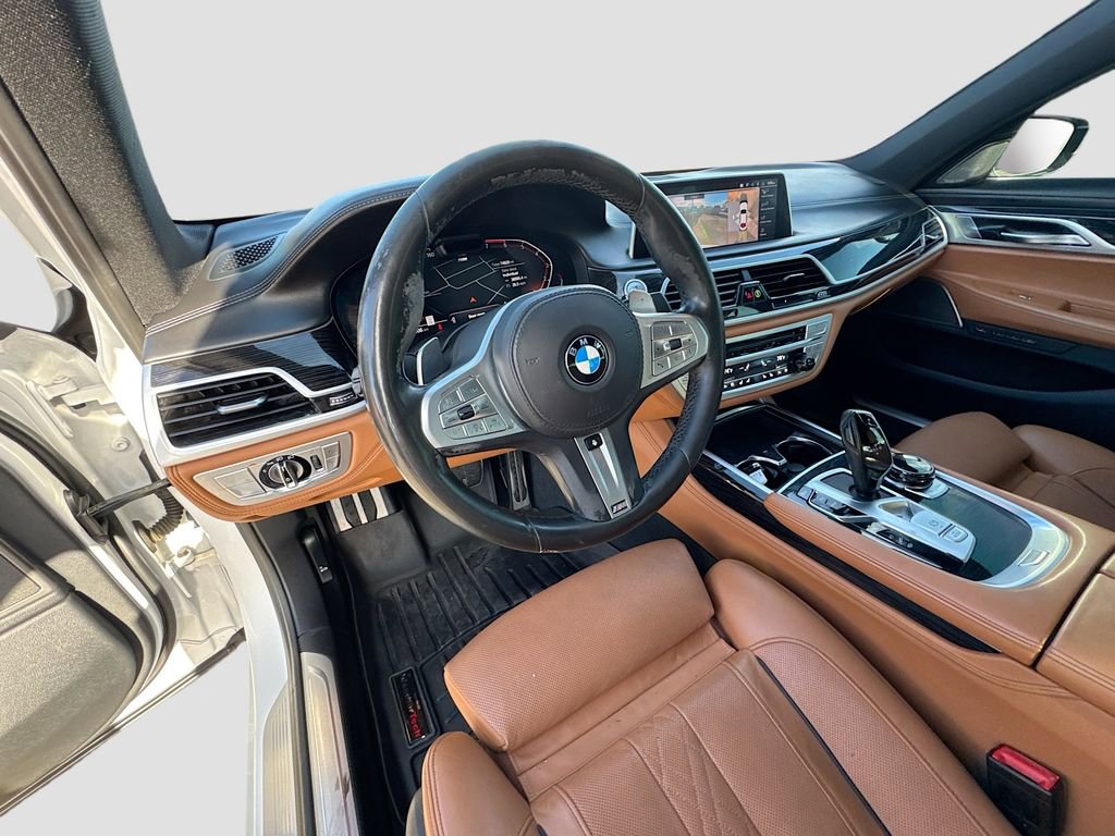 Used 2020 BMW 750i xDrive w/ Executive Package image 9