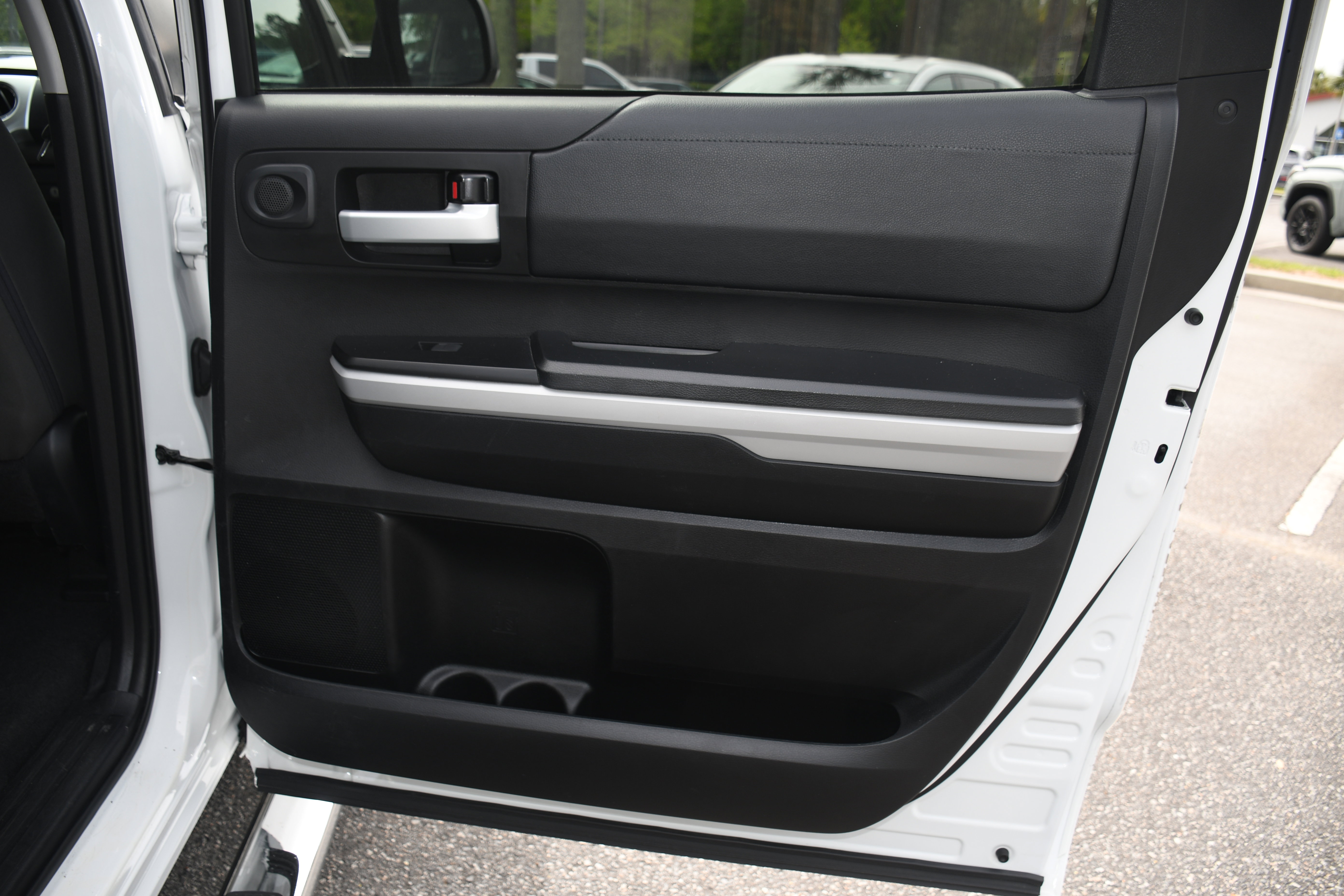 Used 2021 Toyota Tundra SR5 w/ SR5 Upgrade Package RWD image 17