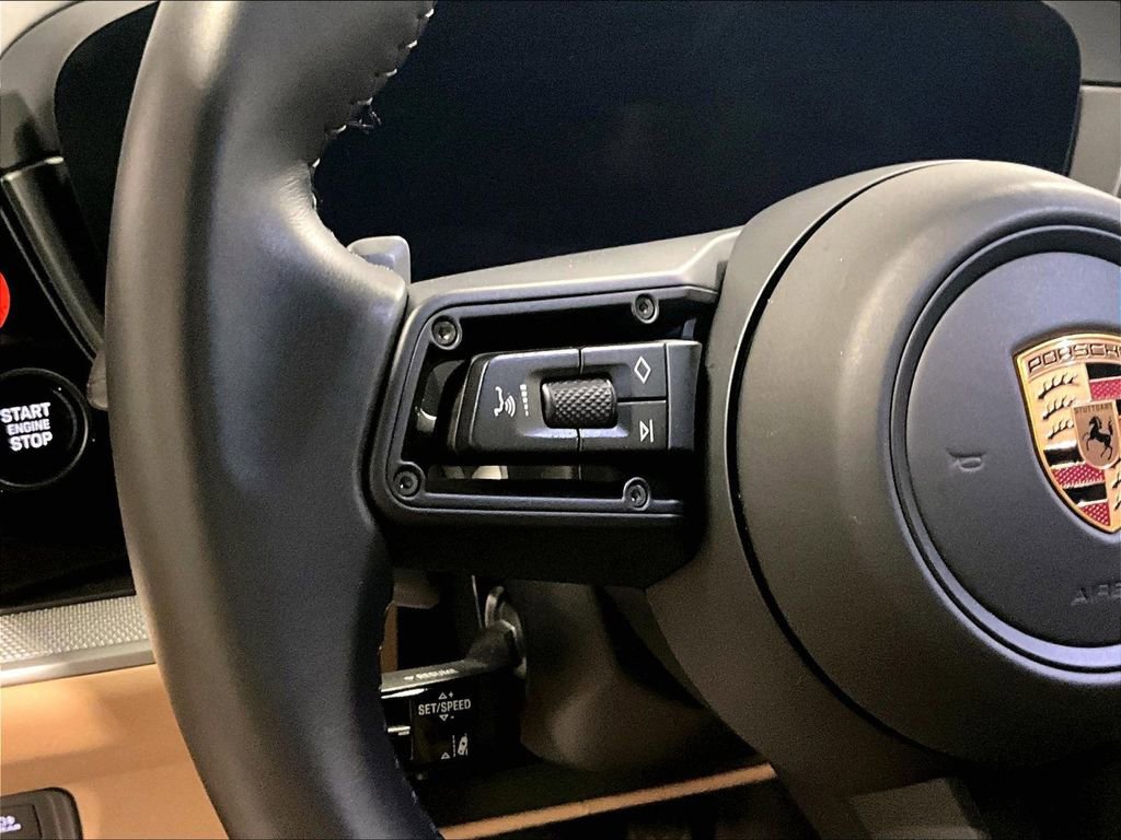 Certified 2025 Porsche Cayenne Coupe AWD/4WD image 23