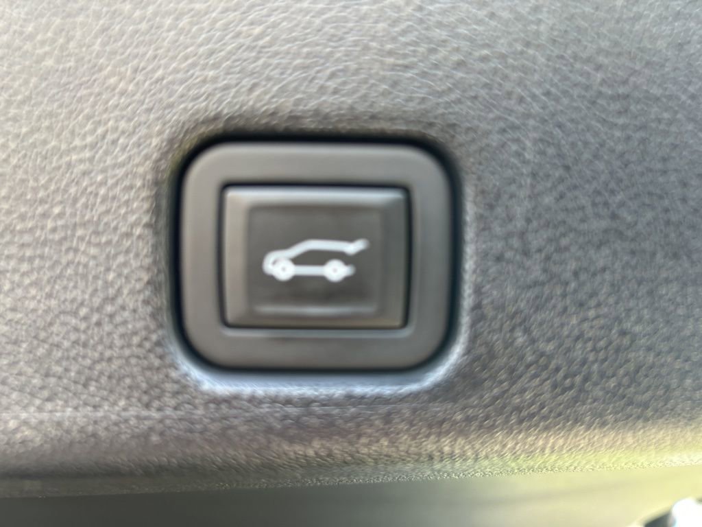 Used 2024 GMC Acadia Elevation w/ Luxury Package image 12